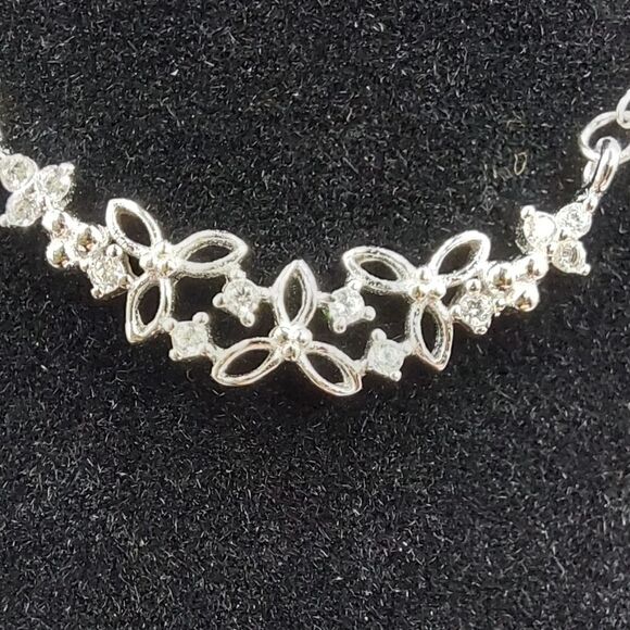 925 Sterling Silver Clustered Flowers Necklace - Picture 7 of 9